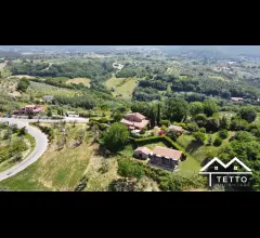 Appartamenti in Vendita - Villa con annessi e ampio giardino esclusivo