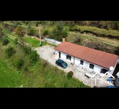 Casa indipendente con terreno