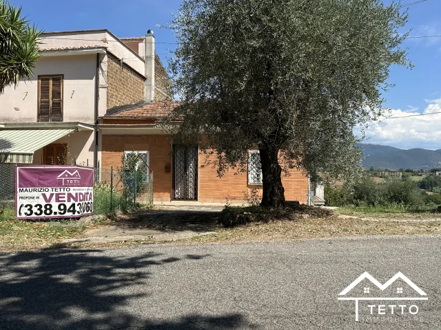 Appartamenti in Vendita - Forano, semindipendente piano terra con giardino e cantina