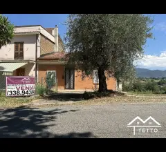 Appartamenti in Vendita - Forano, semindipendente piano terra con giardino e cantina