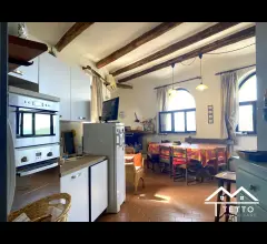 Appartamenti in Vendita - Appartamento di ampia metratura panoramicissimo