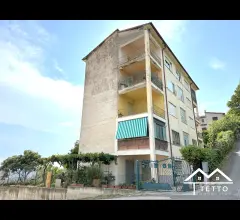 Appartamenti in Vendita - Montopoli - app.to con terrazzo panoramico e cantina
