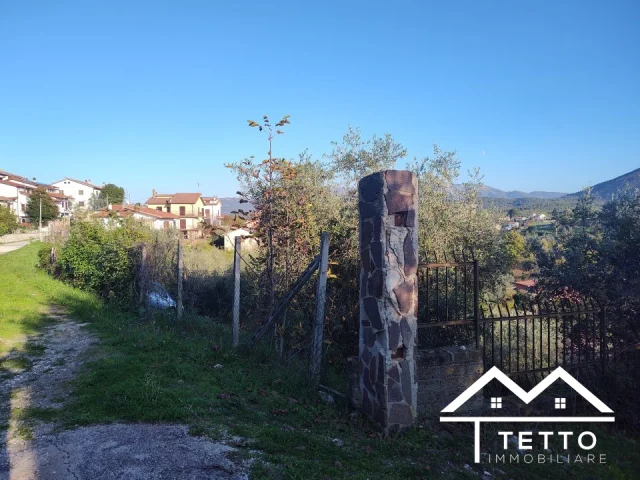 Appartamenti in Vendita - Terreno edificabile