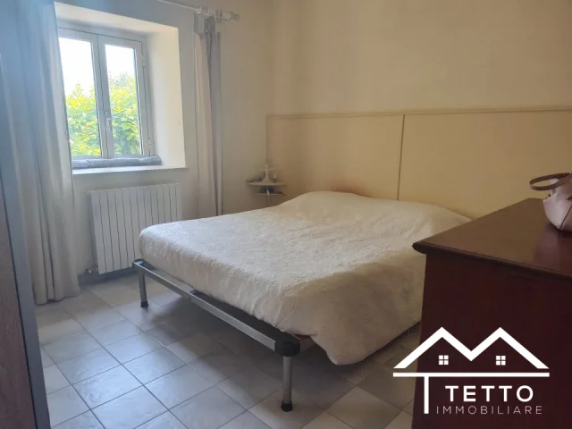 Appartamenti in Vendita - Villa indipendente con annessi e ampio giardino esclusivo