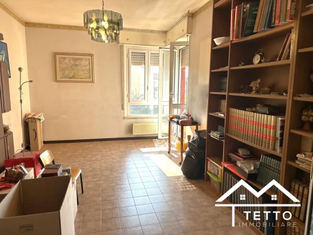Appartamenti in Vendita - Zona "la rustica" appartamento 105 mq, cantina e posto auto