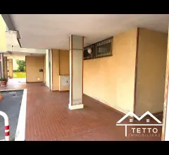 Appartamenti in Vendita - Zona "la rustica" appartamento 105 mq, cantina e posto auto