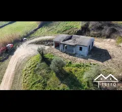 Forano - rustico di villa isolata con terreno