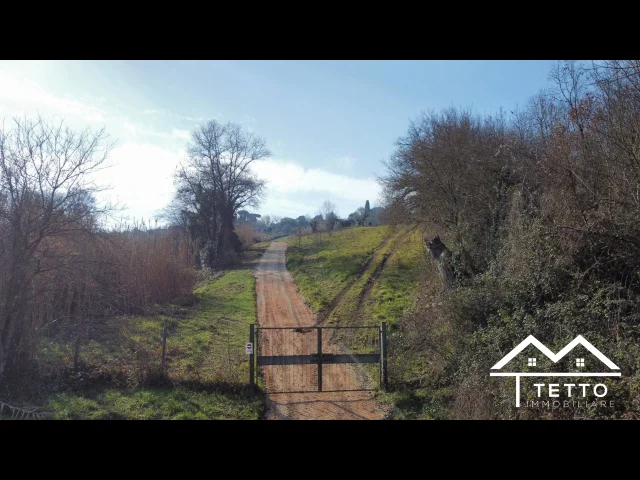 Appartamenti in Vendita - Forano - rustico di villa isolata con terreno