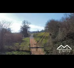 Appartamenti in Vendita - Forano - rustico di villa isolata con terreno