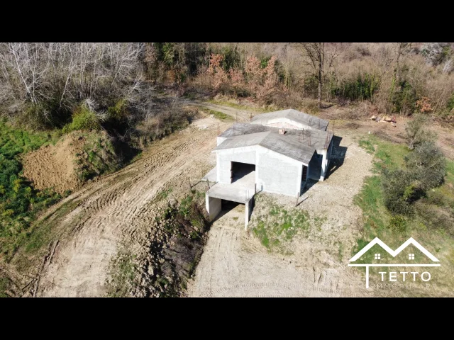 Appartamenti in Vendita - Forano - rustico di villa isolata con terreno