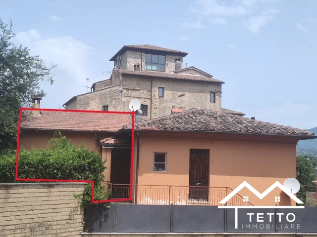 Appartamenti in Vendita - Appartamento in piazza