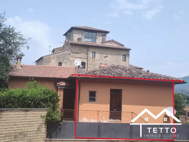 Appartamenti in Vendita - Appartamento sulla piazza