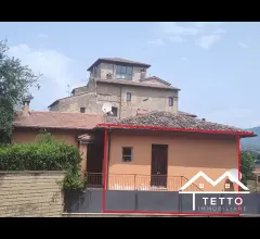 Appartamenti in Vendita - Appartamento sulla piazza