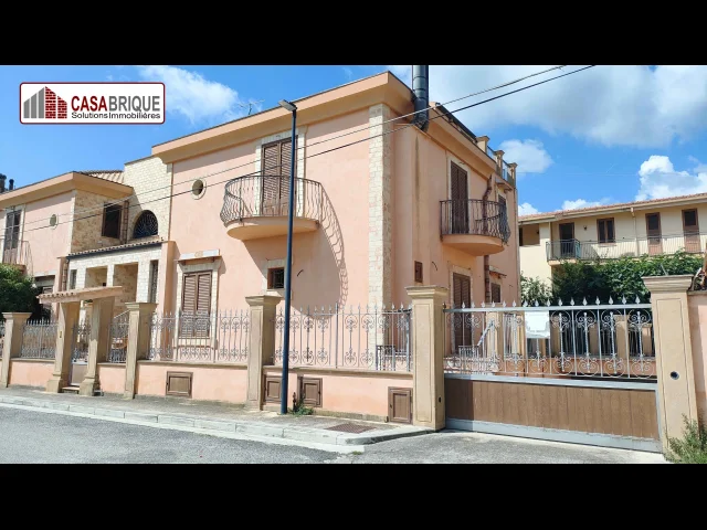 Villa bifamiliare in zona residenziale a casteldaccia