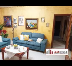 Appartamenti in Vendita - Ampio appartamento in residence con box auto a palermo