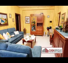 Appartamenti in Vendita - Ampio appartamento in residence con box auto a palermo