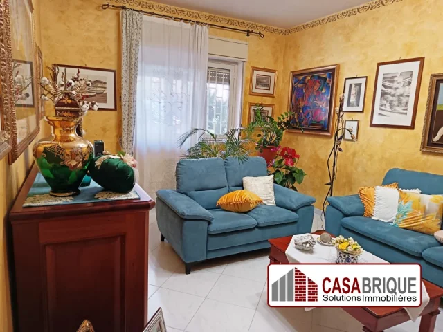 Appartamenti in Vendita - Ampio appartamento in residence con box auto a palermo