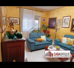 Appartamenti in Vendita - Ampio appartamento in residence con box auto a palermo