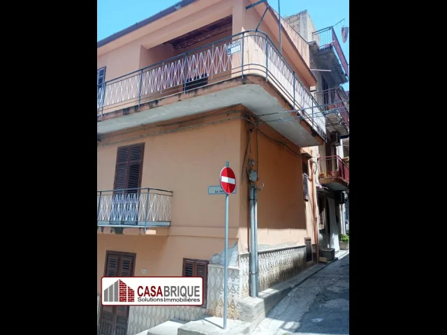 Appartamenti in Vendita - Palazzina indipendente su tre livelli in vendita a trabia