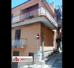Appartamenti in Vendita - Palazzina indipendente su tre livelli in vendita a trabia