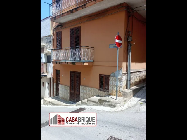 Appartamenti in Vendita - Palazzina indipendente su tre livelli in vendita a trabia