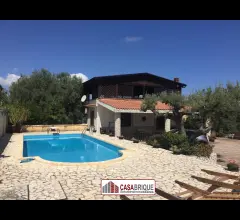Splendida villa con piscina ad altavilla milicia