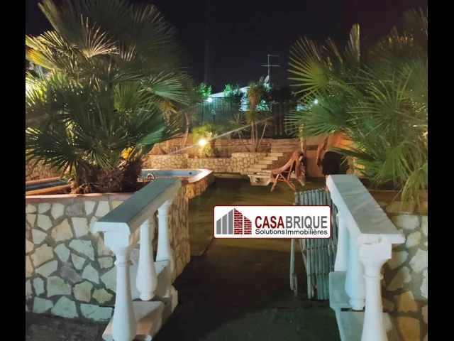 Appartamenti in Vendita - Deliziosa villa con piscina