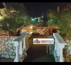 Appartamenti in Vendita - Deliziosa villa con piscina
