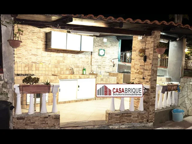 Appartamenti in Vendita - Deliziosa villa con piscina