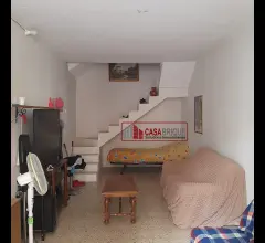 Appartamenti in Vendita - Palazzina indipendente angolare con triplo ingresso