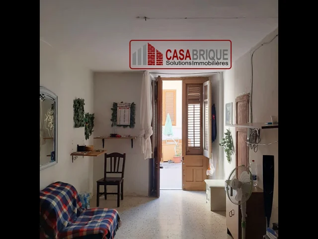 Appartamenti in Vendita - Palazzina indipendente angolare con triplo ingresso