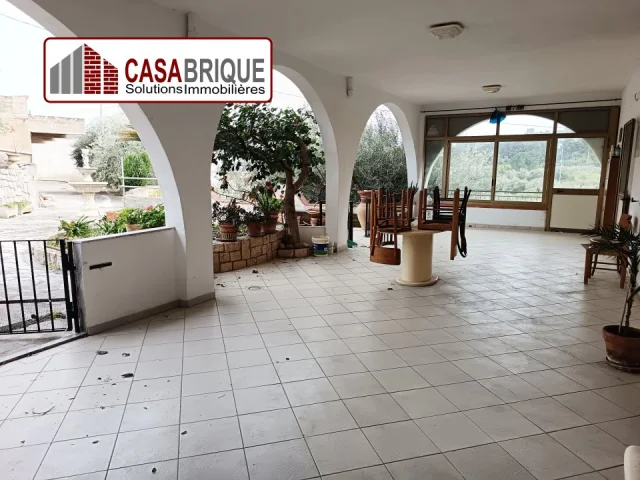 Appartamenti in Vendita - Villa indipendente panoramica con giardino e box auto