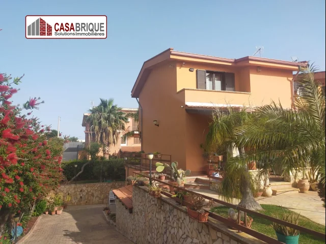 Appartamenti in Vendita - Bifamiliare in contesto residenziale  altavilla milicia