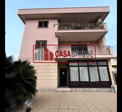 Vendesi attività commerciale struttura alberghiera bagheria