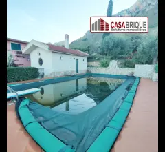 Appartamenti in Vendita - Villa indipendente con piscina in affitto ad altavilla