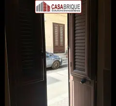 Appartamenti in Vendita - Palazzina indipendente su tre livelli in centro a ficarazzi