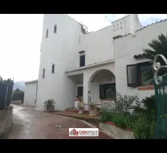 Appartamenti in Vendita - Villa unifamiliare con terrazzo panoramico a carini