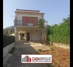Appartamenti in Vendita - Villa indipendente in vendita a carini - via a. vespucci