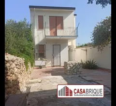 Appartamenti in Vendita - Villa indipendente in vendita a carini - via a. vespucci