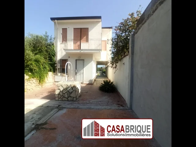 Appartamenti in Vendita - Villa indipendente in vendita a carini - via a. vespucci