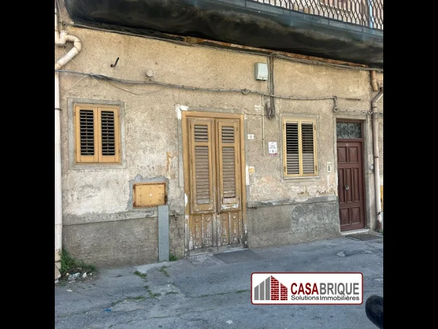 Bilocale da ristrutturare in centro a ficarazzi