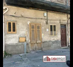 Bilocale da ristrutturare in centro a ficarazzi