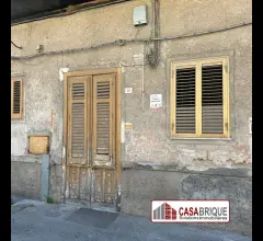 Appartamenti in Vendita - Bilocale da ristrutturare in centro a ficarazzi