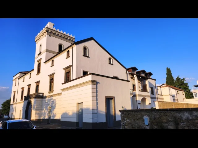 Appartamenti in Vendita - Appartamento indipendente all' interno del (castello)