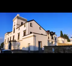 Appartamenti in Vendita - Appartamento indipendente all' interno del (castello)