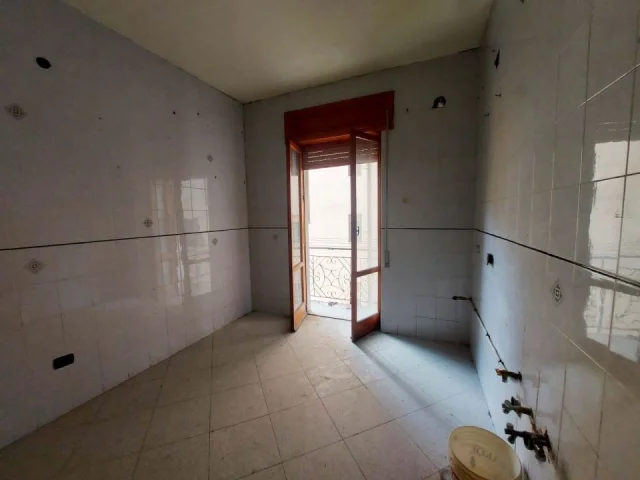 Appartamenti in Vendita - Bilocale al secondo piano in via arpino