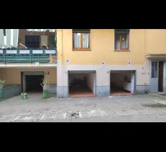 Appartamenti in Vendita - Fabbricato indipendente bifamiliare