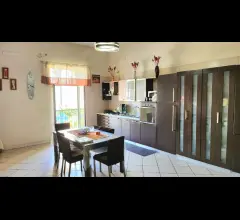 Appartamenti in Vendita - Appartamento con terrazzo di copertura