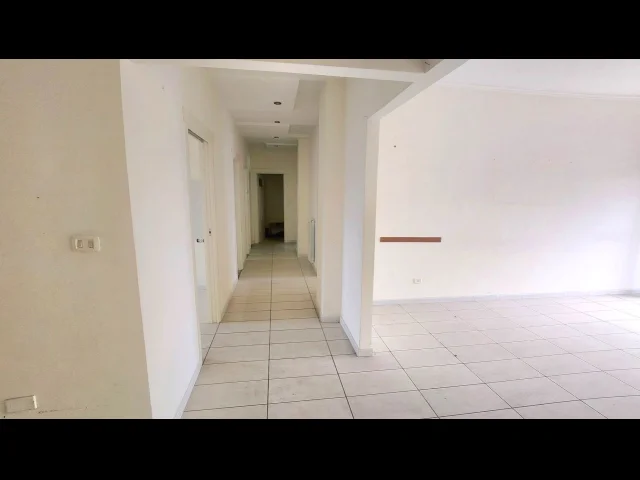 Appartamenti in Vendita - Ampio 4 vani con box auto
