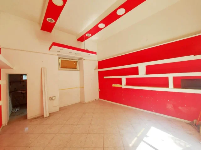 Locale commerciale in via amendola 64
